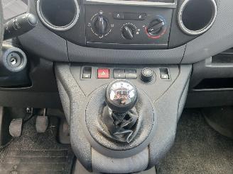 Peugeot Partner Partner (GC/GF/GG/GJ/GK) Van 1.6 (TU5JP4B(NFR)) [66kW]  (04-2008/02-20=
12) picture 17