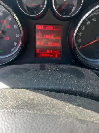 Opel Insignia Insignia Sports Tourer Combi 1.4 Turbo 16V Ecotec (A14NET(Euro 5)) [10=
3kW]  (04-2011/03-2017) picture 2