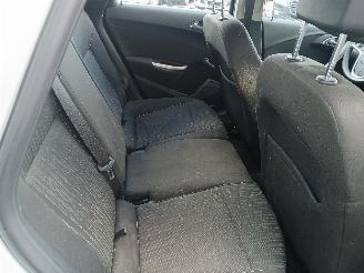 Opel Astra Astra J Sports Tourer (PD8/PE8/PF8) Combi 1.7 CDTi 16V (A17DTR(Euro 5)=
) [81kW]  (10-2010/10-2015) picture 9