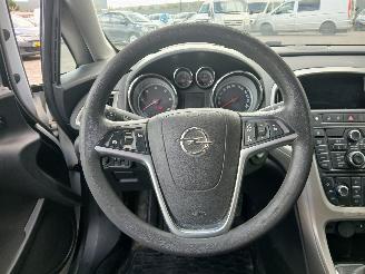 Opel Astra Astra J Sports Tourer (PD8/PE8/PF8) Combi 1.7 CDTi 16V (A17DTR(Euro 5)=
) [81kW]  (10-2010/10-2015) picture 19