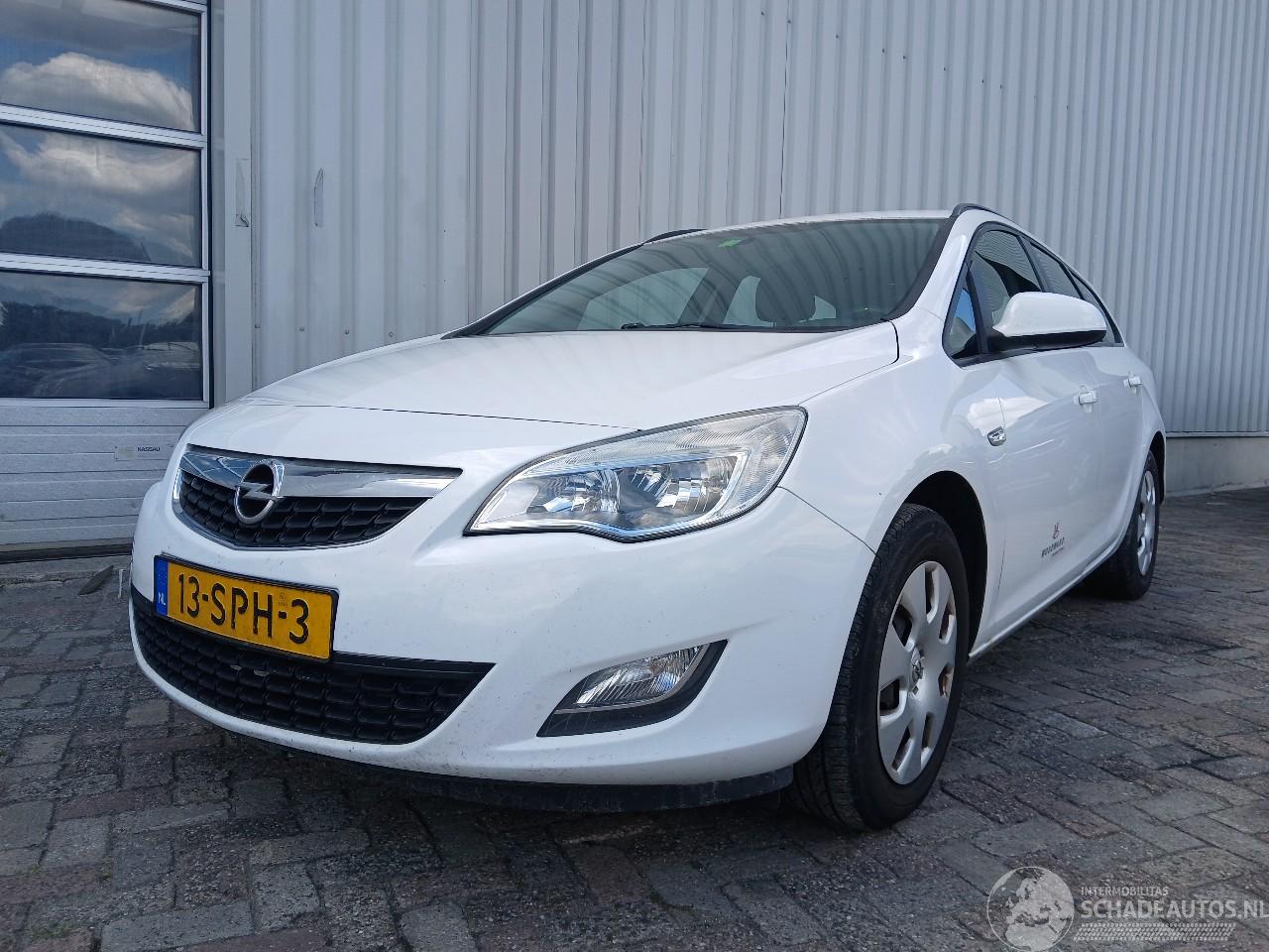Opel Astra Astra J Sports Tourer (PD8/PE8/PF8) Combi 1.7 CDTi 16V (A17DTR(Euro 5)=
) [81kW]  (10-2010/10-2015)