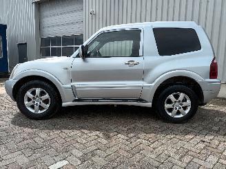 Mitsubishi Pajero Pajero Canvas Top (V6/7) Terreinwagen 3.2 DI-D 16V (4M41) [118kW]  (10=
-2001/12-2006) picture 3