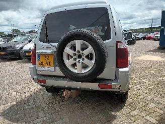 Mitsubishi Pajero Pajero Canvas Top (V6/7) Terreinwagen 3.2 DI-D 16V (4M41) [118kW]  (10=
-2001/12-2006) picture 4