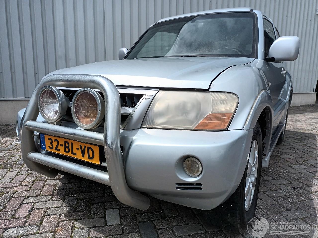 Mitsubishi Pajero Pajero Canvas Top (V6/7) Terreinwagen 3.2 DI-D 16V (4M41) [118kW]  (10=
-2001/12-2006)