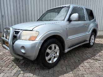 Mitsubishi Pajero Pajero Canvas Top (V6/7) Terreinwagen 3.2 DI-D 16V (4M41) [118kW]  (10=
-2001/12-2006) picture 2