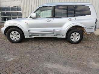 Mitsubishi Pajero Pajero Canvas Top (V6/7) Terreinwagen 3.2 DI-D 16V (4M41) [118kW]  (10=
-2001/12-2006) picture 3