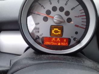 Mini Mini Mini (R56) Hatchback 1.4 16V One (N12-B14A) [55kW]  (03-2009/03-2010) picture 2