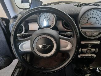 Mini Mini Mini (R56) Hatchback 1.6 16V Cooper (N12-B16A) [88kW]  (10-2006/02-201=
2) picture 17