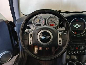 Mini Mini Mini Cooper S (R53) Hatchback 1.6 16V (W11-B16A) [120kW]  (03-2002/09-=
2006) picture 18