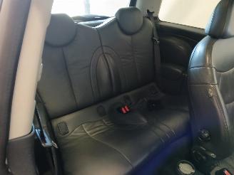 Mini Mini Mini Cooper S (R53) Hatchback 1.6 16V (W11-B16A) [120kW]  (03-2002/09-=
2006) picture 10