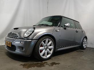 Mini Mini Mini Cooper S (R53) Hatchback 1.6 16V (W11-B16A) [120kW]  (03-2002/09-=
2006) picture 3