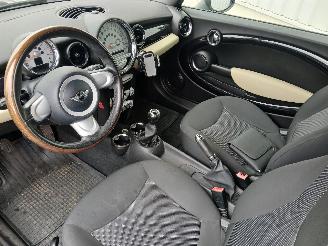 Mini Mini Clubman (R55) Combi 1.6 16V Cooper (N12-B16A) [88kW]  (10-2007/12-2013=
) picture 11