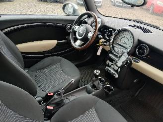 Mini Mini Clubman (R55) Combi 1.6 16V Cooper (N12-B16A) [88kW]  (10-2007/12-2013=
) picture 8