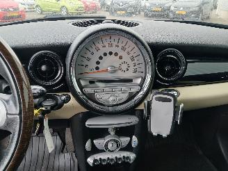 Mini Mini Clubman (R55) Combi 1.6 16V Cooper (N12-B16A) [88kW]  (10-2007/12-2013=
) picture 16