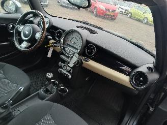 Mini Mini Clubman (R55) Combi 1.6 16V Cooper (N12-B16A) [88kW]  (10-2007/12-2013=
) picture 7