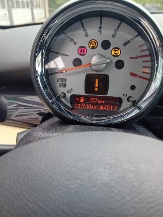 Mini Mini Clubman (R55) Combi 1.6 16V Cooper (N12-B16A) [88kW]  (10-2007/12-2013=
) picture 2