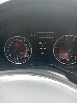 Mercedes A-klasse A (W176) Hatchback 1.6 A-180 16V (M270.910) [90kW]  (09-2012/05-2018) picture 2