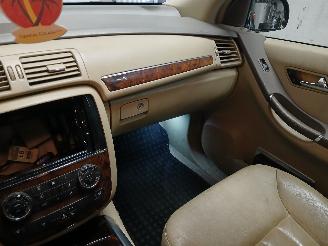 Mercedes R-klasse R (W251) MPV 3.0 320 CDI 24V 4-Matic (OM642.950) [165kW]  (01-2006/07-=
2010) picture 17