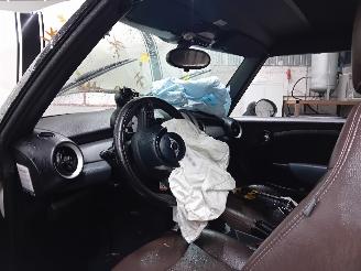 Mini Mini Mini Open (R57) Cabrio 1.6 16V One (N16-B16A) [72kW]  (09-2009/06-2015=
) picture 5