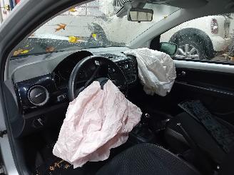 Volkswagen Up! Up! (121) Hatchback 1.0 12V 60 (CHYA) [44kW]  (08-2011/08-2020) picture 5