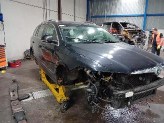 Skoda Superb Superb Combi (3TAC/TAF) Combi 2.0 TDI 16V (CFFB) [103kW]  (10-2009/05-=
2015) picture 2