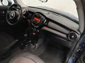 Mini Mini Mini (F56) Hatchback 3-drs 1.5 12V One D (B37C15A) [70kW]  (03-2014/..=
=2E) picture 8