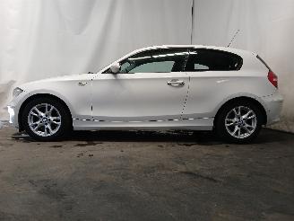 BMW 1-serie 1 serie (E81) Hatchback 3-drs 118i 16V (N43-B20A) [105kW]  (09-2006/12=
-2011) picture 4