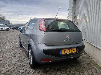 Fiat Punto Grande Punto (199) Hatchback 1.3 JTD Multijet 16V VGT (199.B.4000(Euro=
 5)) [62kW]  (04-2010/...) picture 4