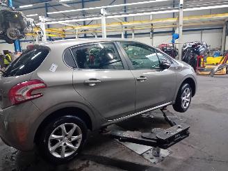 Peugeot 208 208 I (CA/CC/CK/CL) Hatchback 1.2 Vti 12V PureTech 82 (EB2F(HMZ)) [60k=
W]  (03-2012/12-2019) picture 3