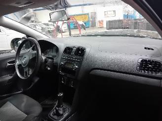 Volkswagen Polo Polo V (6R) Hatchback 1.2 12V BlueMotion Technology (CGPA(Euro 5)) [51=
kW]  (06-2009/05-2014) picture 5