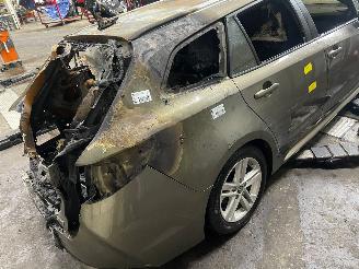 Toyota Corolla Corolla Touring Sport (E21/EH1) Combi 1.8 16V Hybrid (2ZRFXE) [90kW]  =
(02-2019/...) picture 3