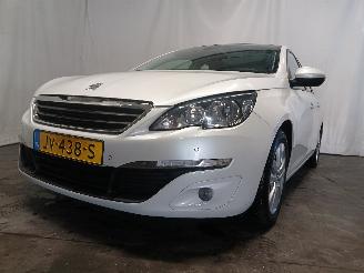 Unfallwagen Peugeot 308 308 SW (L4/L9/LC/LJ/LR) Combi 5-drs 1.2 12V e-THP PureTech 130 (EB2ADT=
S(HNS)) [96kW]  (03-2014/06-2021) 2014/5