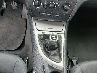 BMW 1-serie 1 serie (E81) Hatchback 3-drs 116i 1.6 16V (N43-B16A) [90kW]  (03-2007=
/12-2011) picture 17