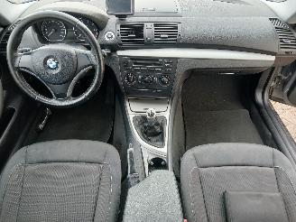 BMW 1-serie 1 serie (E81) Hatchback 3-drs 116i 1.6 16V (N43-B16A) [90kW]  (03-2007=
/12-2011) picture 10