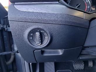 Skoda Superb Superb (3V3) Liftback 1.8 TSI 16V (CJSA) [132kW]  (03-2015/06-2024) picture 17