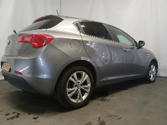 Alfa Romeo Giulietta Giulietta (940) Hatchback 1.6 JTDm 16V (940.A.3000) [77kW]  (04-2010/0=
2-2016) picture 6