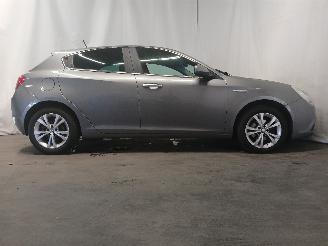 Alfa Romeo Giulietta Giulietta (940) Hatchback 1.6 JTDm 16V (940.A.3000) [77kW]  (04-2010/0=
2-2016) picture 7