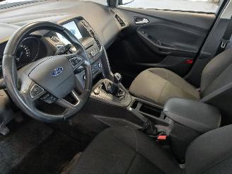 Ford Focus Focus 3 Wagon Combi 1.0 Ti-VCT EcoBoost 12V 100 (M2DC) [74kW]  (02-201=
2/05-2018) picture 11