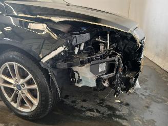 Ford Focus Focus 3 Wagon Combi 1.0 Ti-VCT EcoBoost 12V 100 (M2DC) [74kW]  (02-201=
2/05-2018) picture 26