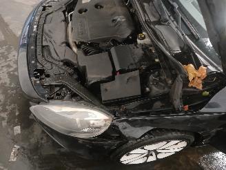 Volvo V-40 V40 (MV) Hatchback 5-drs 1.6 D2 (D4162T) [84kW]  (03-2012/12-2016) picture 27