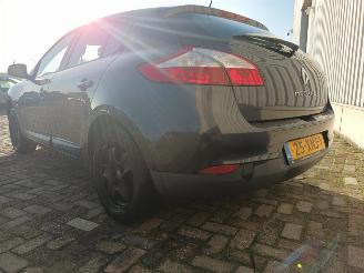 Renault Mégane Megane III Berline (BZ) Hatchback 5-drs 1.2 16V TCE 115 (H5F-400(H5F-A=
4)) [85kW]  (03-2012/02-2016) picture 3