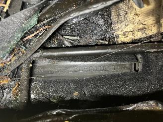 Toyota Auris Auris (E18) Hatchback 5-drs 1.8 16V Hybrid (2ZRFXE) [100kW]  (10-2012/=
03-2019) picture 5