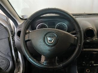 Dacia Duster Duster (HS) SUV 1.6 16V (K4M-690(K4M-F6)) [77kW]  (04-2010/01-2018) picture 18