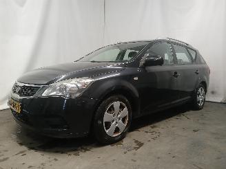 Kia Cee d Cee'd Sporty Wagon (EDF) Combi 1.4 16V (G4FA) [66kW]  (07-2009/12-2012=
) picture 3