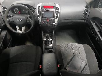 Kia Cee d Cee'd Sporty Wagon (EDF) Combi 1.4 16V (G4FA) [66kW]  (07-2009/12-2012=
) picture 11