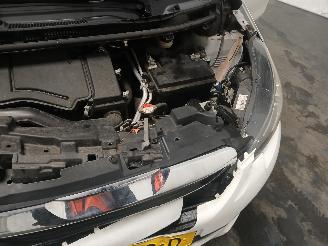 Peugeot 108 108 Hatchback 1.0 12V (1KRFE(CFB)) [51kW]  (05-2014/...) picture 23