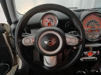 Mini Mini Mini (R56) Hatchback 1.6 16V Cooper (N12-B16A) [88kW]  (10-2006/02-201=
2) picture 17