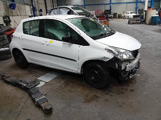 Toyota Yaris Yaris III (P13) Hatchback 1.0 12V VVT-i (1KR-FE) [51kW]  (12-2010/09-2=
020) picture 2