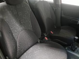 Kia Rio Rio II (DE) Hatchback 1.4 16V (G4EE) [71kW]  (03-2005/12-2011) picture 8