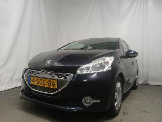 skadebil auto Peugeot 208 208 I (CA/CC/CK/CL) Hatchback 1.4 HDi (DV4C(8HP)) [50kW]  (03-2012/12-=
2019) 2013/9